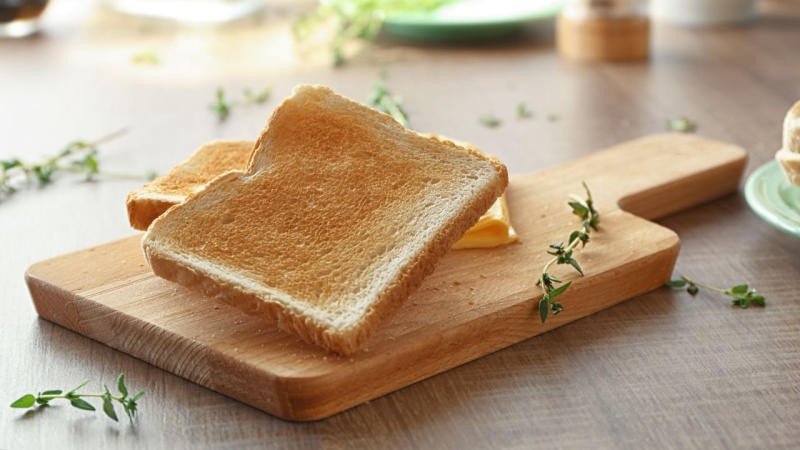 100g bánh mì Otto bao nhiêu calo, thể hiện một ổ bánh mì