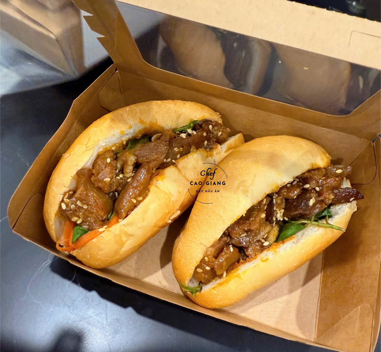 Bánh mì thịt xíu Huế đậm đà cho bữa sáng đầy năng lượng