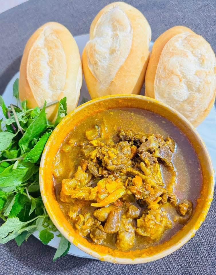 Cách làm bánh mì sốt vang Hà Nội chuẩn vị thơm ngon tại nhà