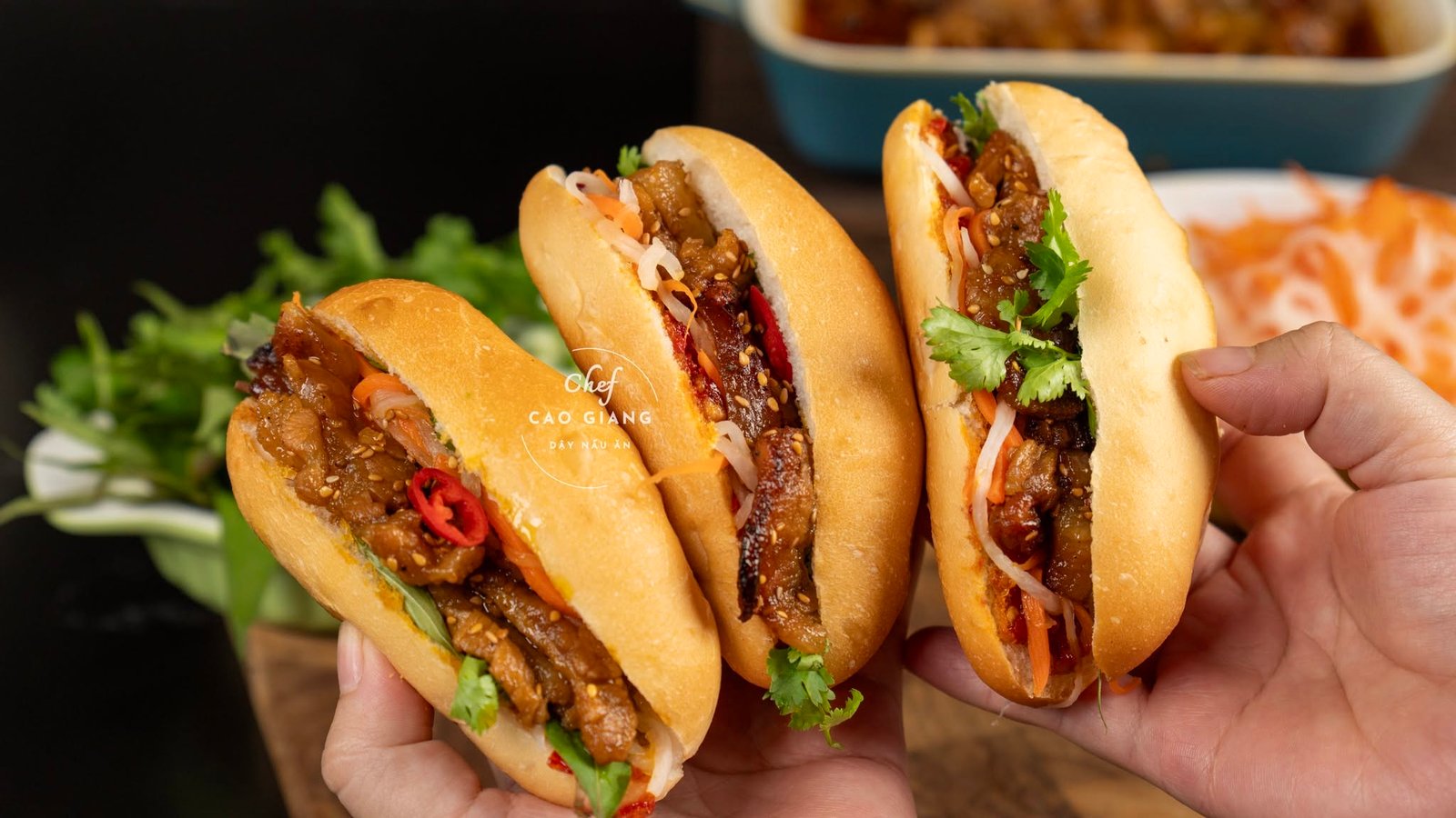 Cách làm bánh mì thịt xíu Huế thơm ngon như ngoài hàng