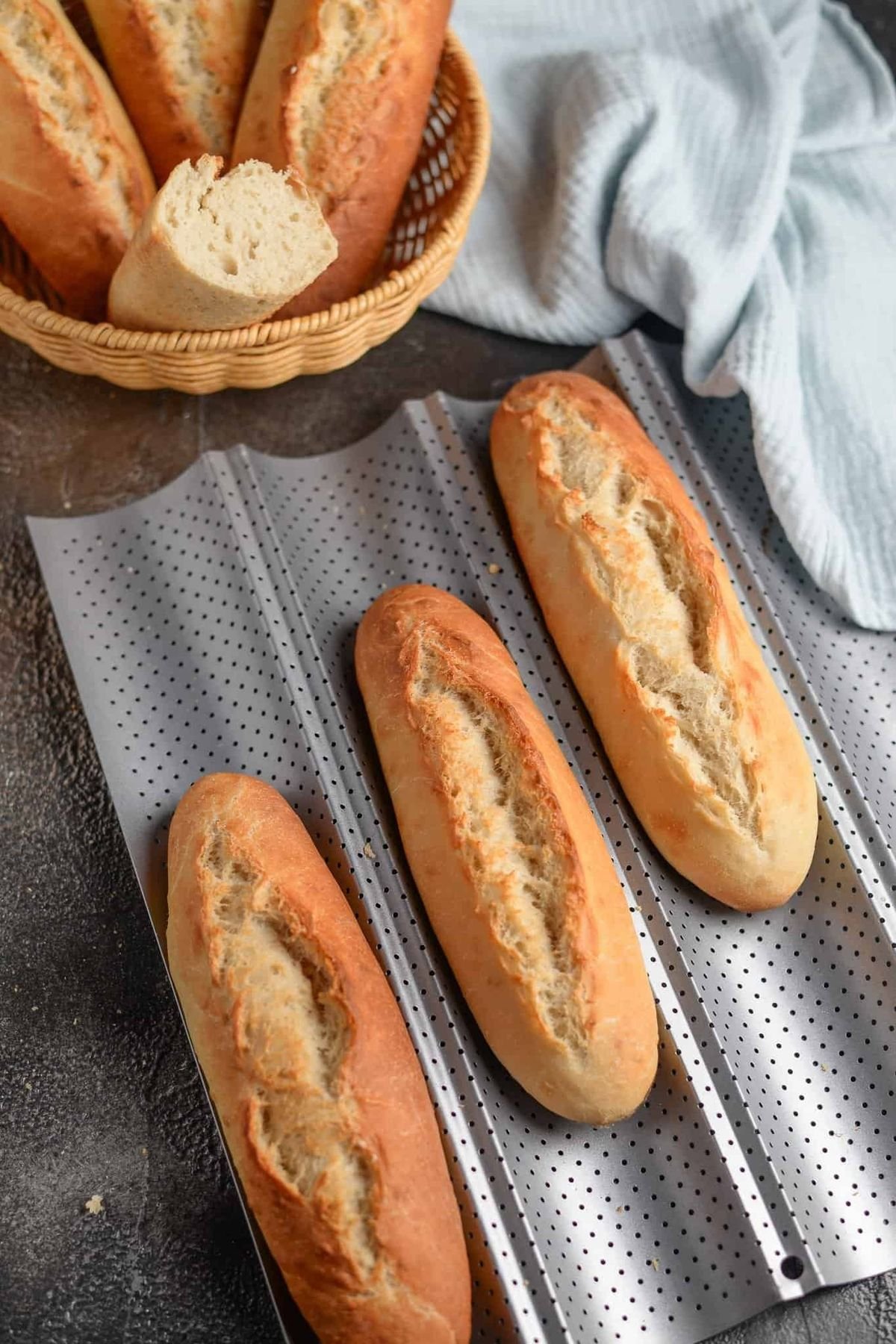 Chuyên gia giải đáp có nên ăn bánh mì trước khi uống rượu? 2 Có nên ăn bánh mì trước khi uống rượu để bảo vệ dạ dày