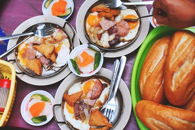 Trải nghiệm bánh mì chảo Hòa Mã Hà Nội đông khách mỗi ngày