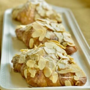 Croissant Hạnh nhân