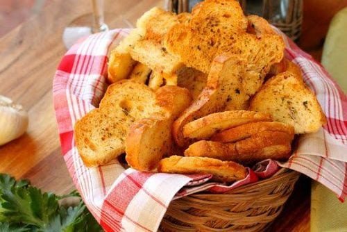 Ăn bánh mì buổi sáng: Bánh mì nướng bơ thực vật chứa chất béo chuyển hóa