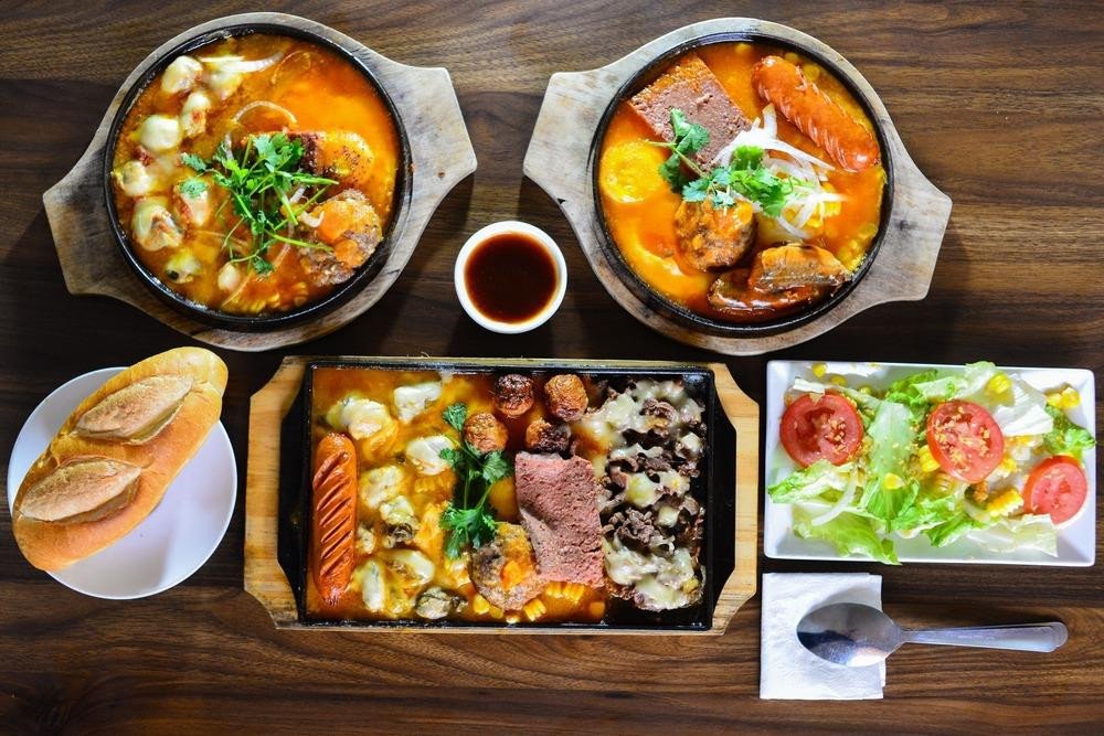 Ảnh bánh mì chảo cá và truyền thống với màu sắc hấp dẫn