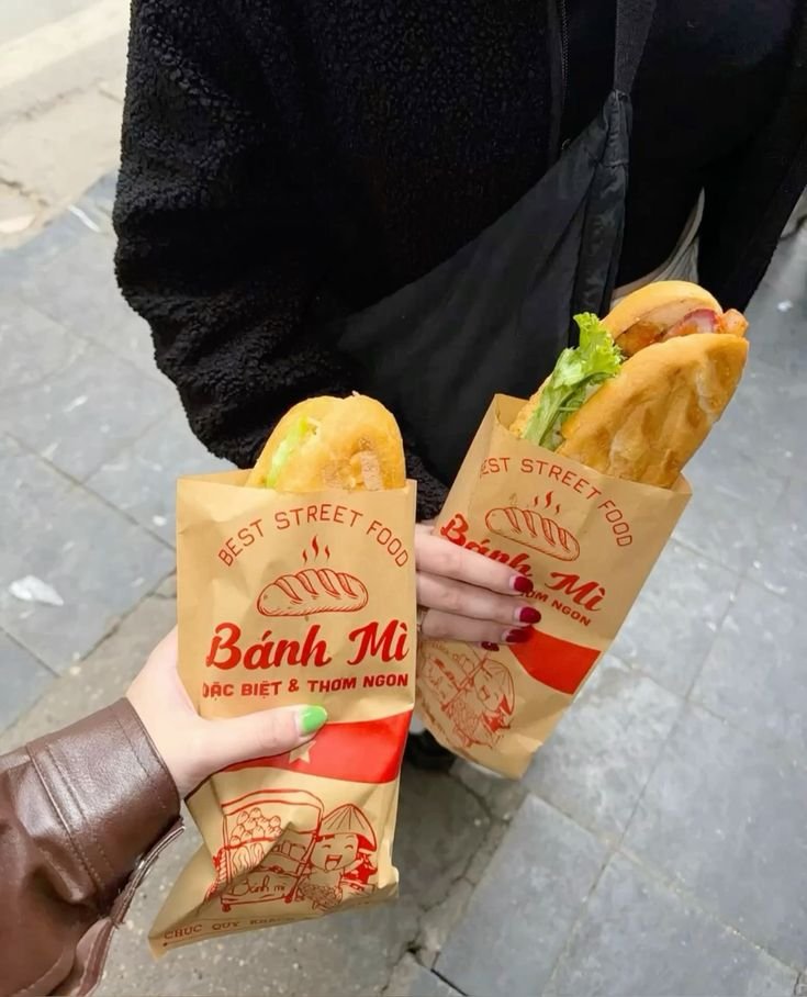 Nằm Mơ Thấy Người Ta Cho Bánh Mì Là Điềm Gì? Có Điềm Báo Gì?