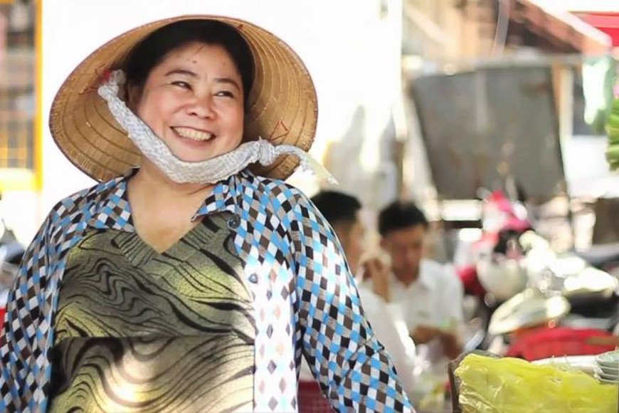 Anthony Bourdain tại quán The Lunch Lady nổi tiếng Sài Gòn