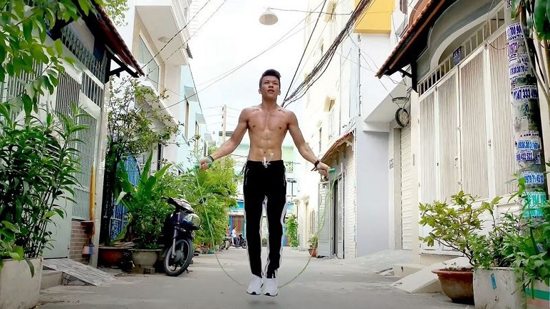 Bạn có thể ăn bò kho trước hoặc sau khi tập thể dục để hỗ trợ xây dựng cơ bắp