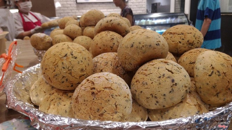 Bánh mè đen Hàn Quốc tại Aeon Bakery