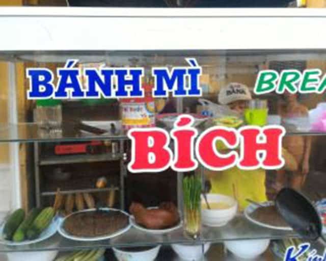 Bánh mì Bích Hội An nổi tiếng với lớp pate đặc biệt thơm ngon