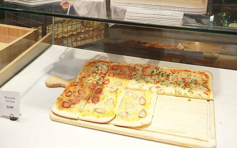 Bánh mì Big C với nhân phô mai hoặc thịt nhiều có thể chứa lượng calo cao, cần cân nhắc 100g bánh mì Big C bao nhiêu calo