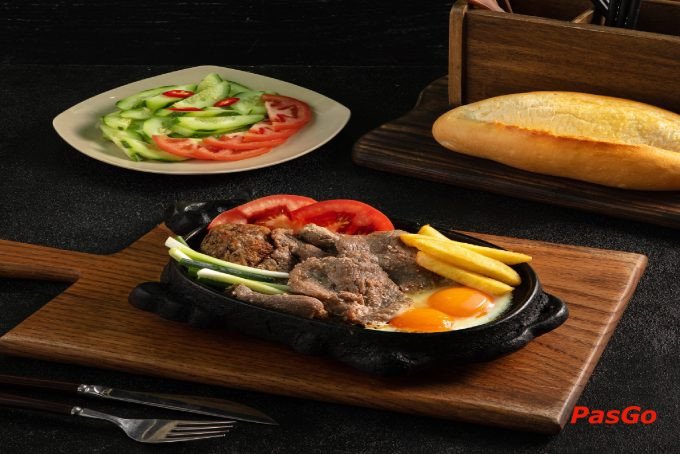 Bánh mì bít tết Hòa Mã truyền thống