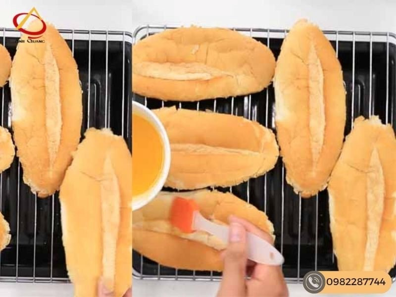 Bánh mì bơ mật ong nướng vàng ươm bằng lò nướng