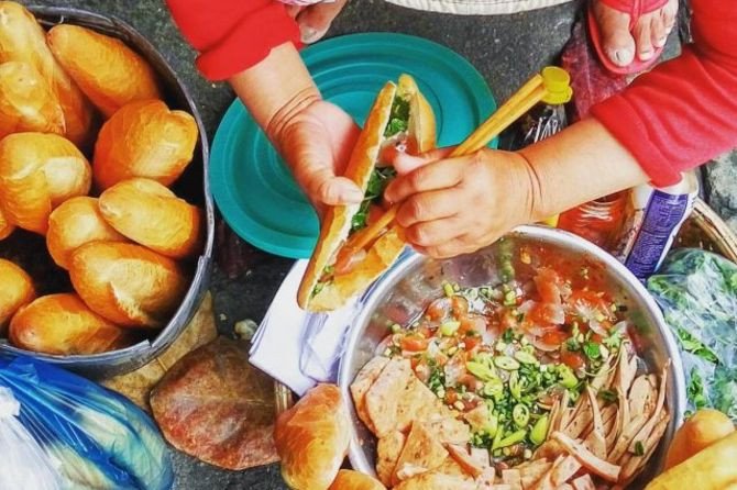 Bánh mì bột lọc Đà Nẵng nhân tôm thịt