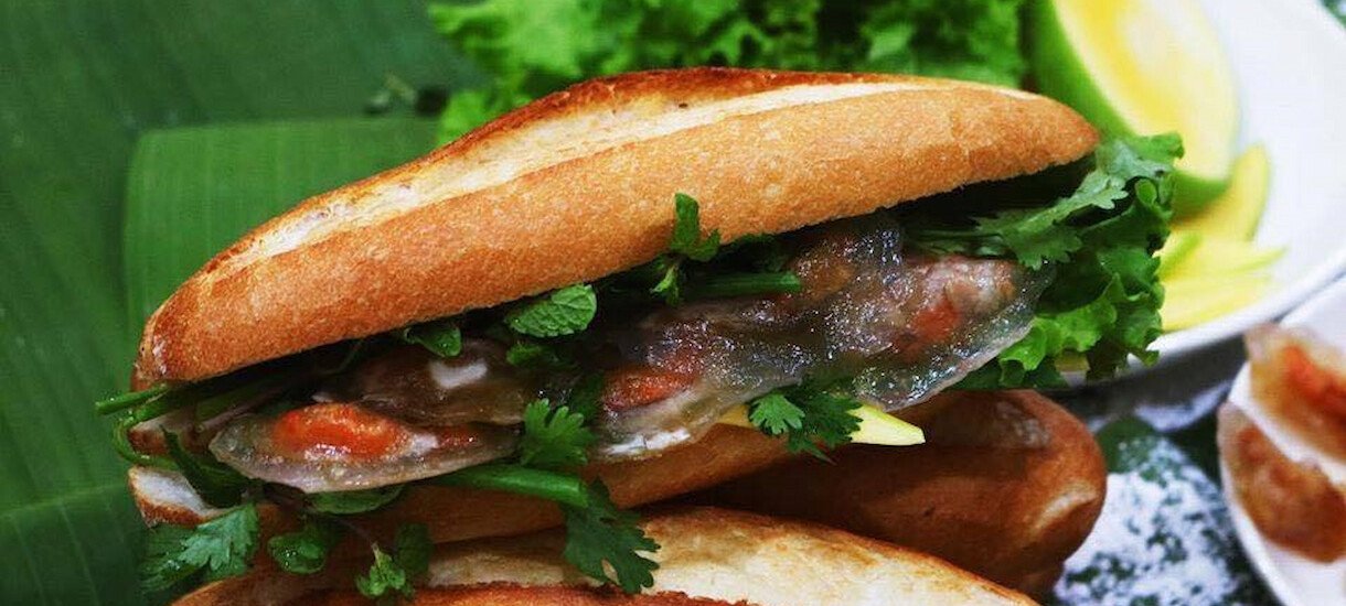 Bánh mì bột lọc Huế với nhân trong suốt, dai ngon