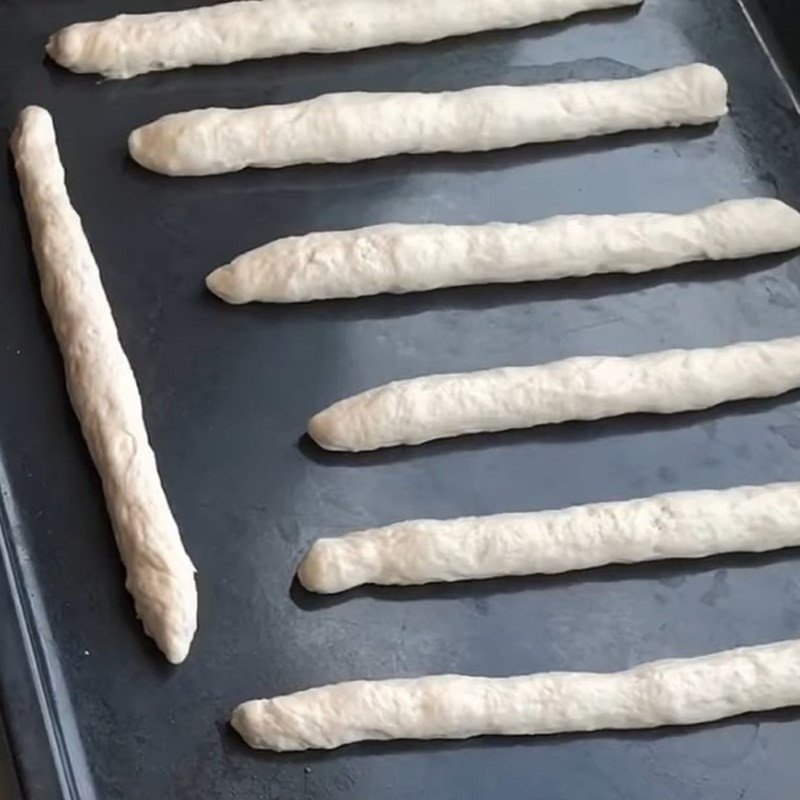 Bánh mì cay đã được tạo hình và ủ