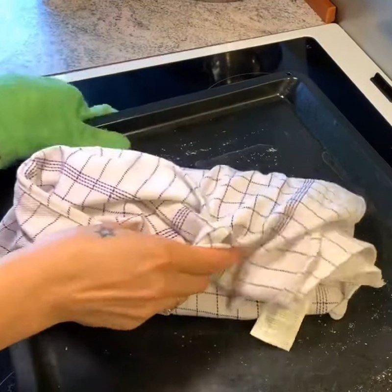 Bánh mì cay sau khi nướng vàng đều