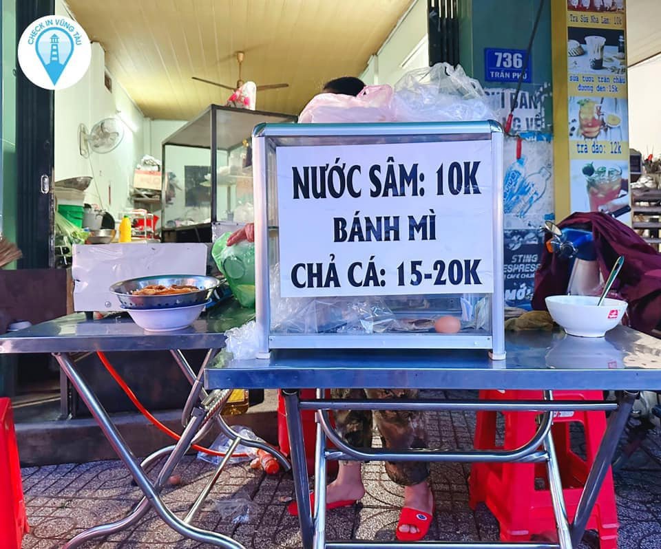 Bánh mì chả cá thu Vũng Tàu nóng hổi