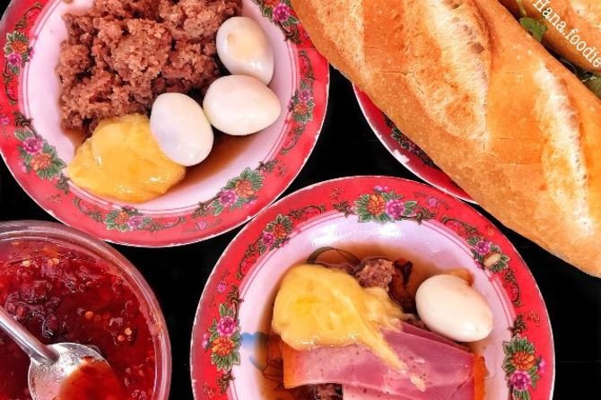 Bánh mì chấm Đà Nẵng ấm nóng