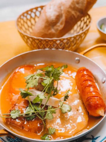 Bánh Mì Chảo Hà Nội thơm ngon nóng hổi