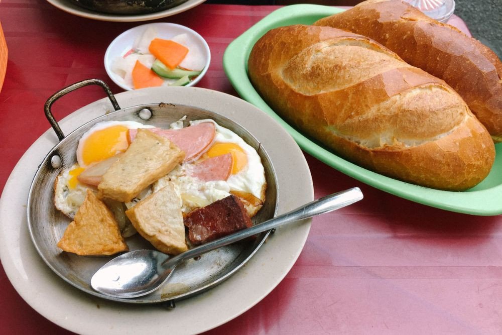 Bánh mì chảo Hòa Mã Quận 3, nét truyền thống ẩm thực Sài Gòn