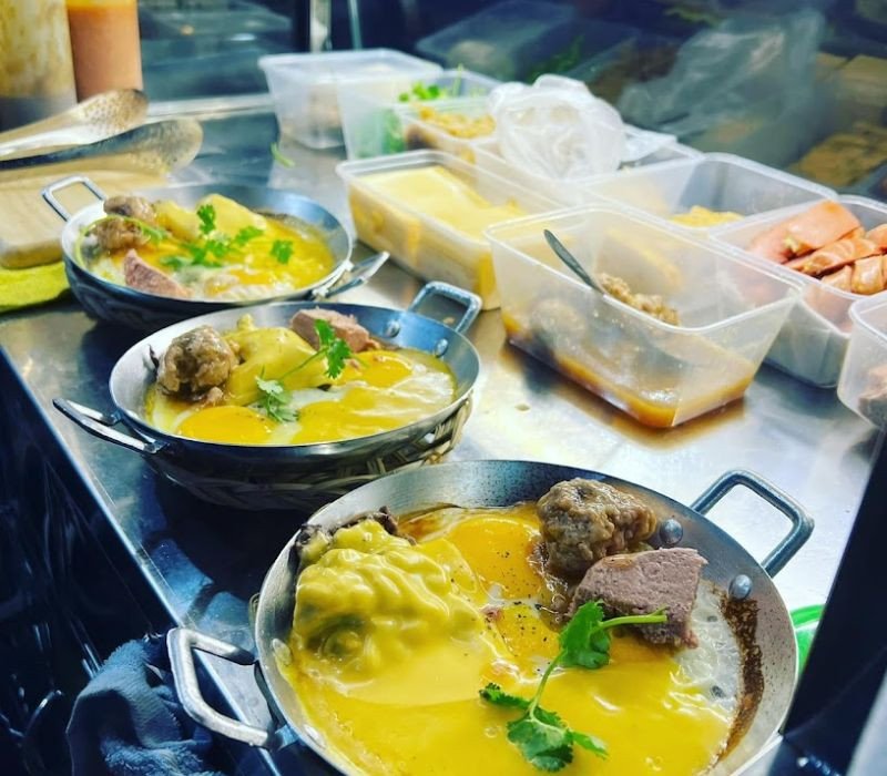 Bánh mì chảo với đa dạng nước sốt đặc biệt