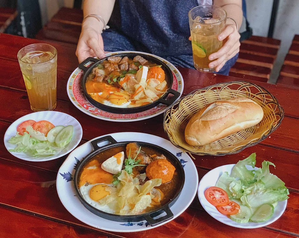 Bánh mì chảo xíu mại đầy đặn