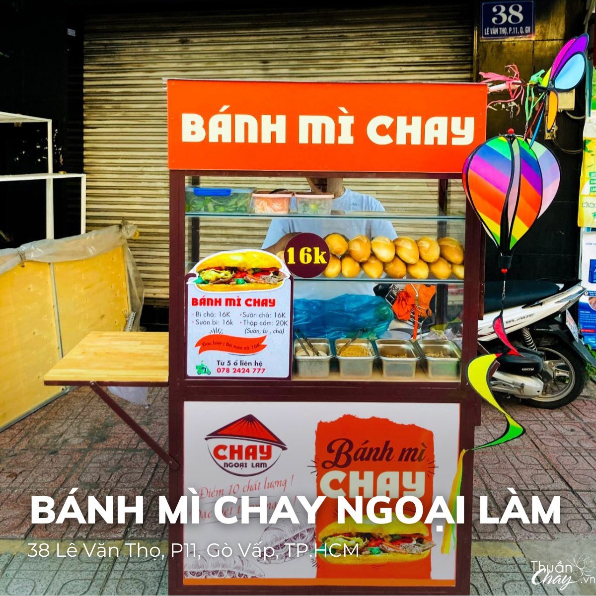 Bánh mì chay Ngoại Làm với nhân bò sả chay đặc trưng