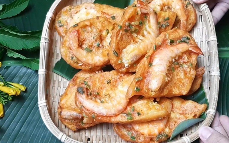 Bánh mì chiên tôm – món ăn từ bánh mì cũ giòn ngon, đậm đà