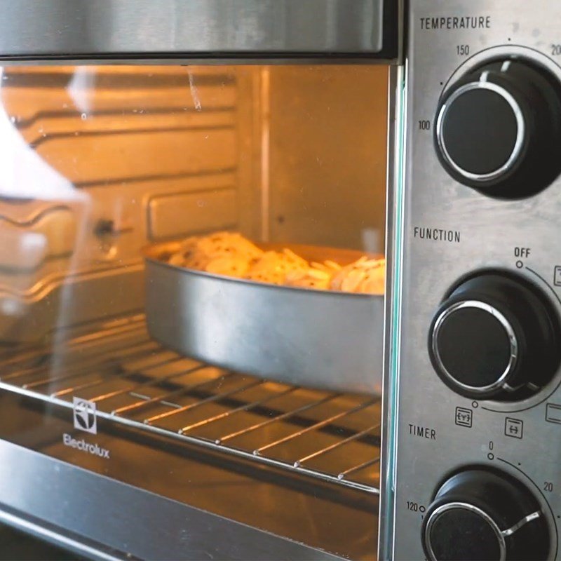 Bánh mì cuộn len được nướng vàng đẹp