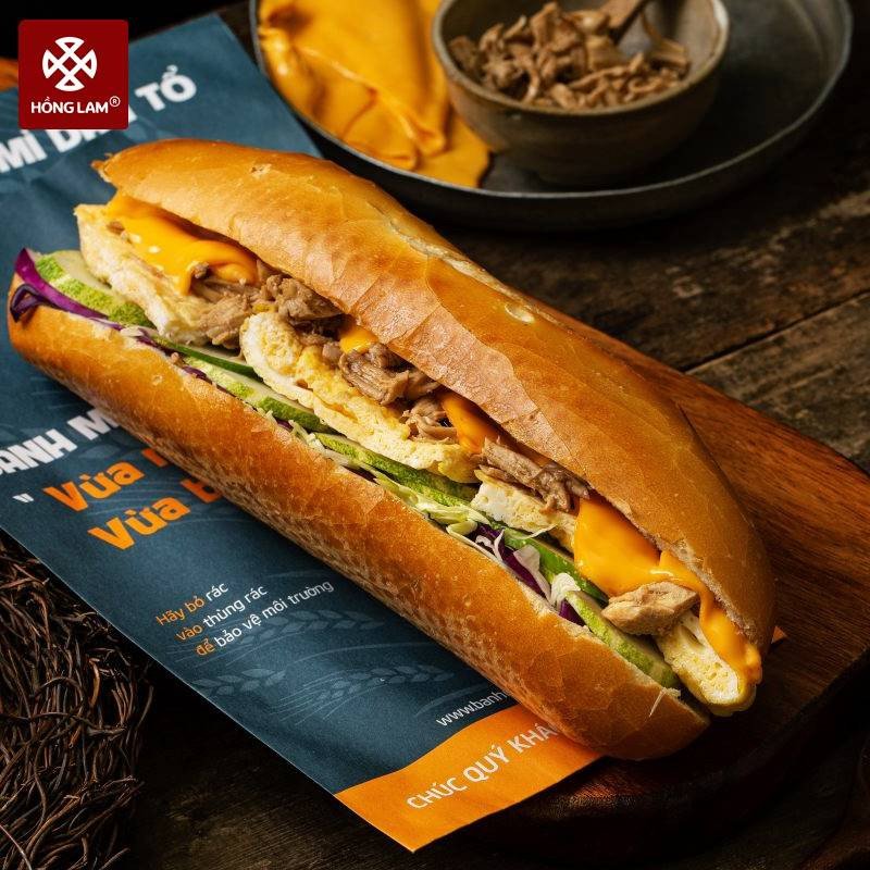Bánh mì dân tổ - đặc sản bánh mì đêm Hà Nội
