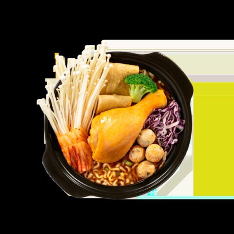 Bánh mì gà An An Trần Hưng Đạo với thịt gà xé đậm đà