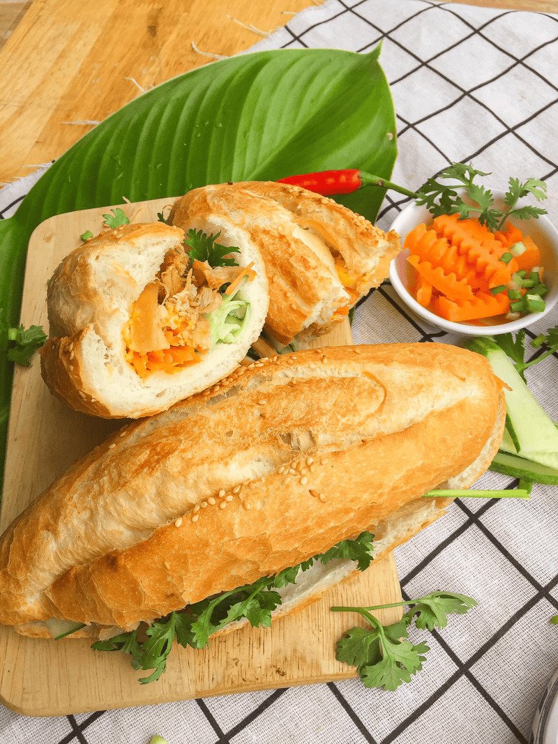 Bánh mì gà Nga - địa chỉ ăn sáng ngon nhất Đà Lạt