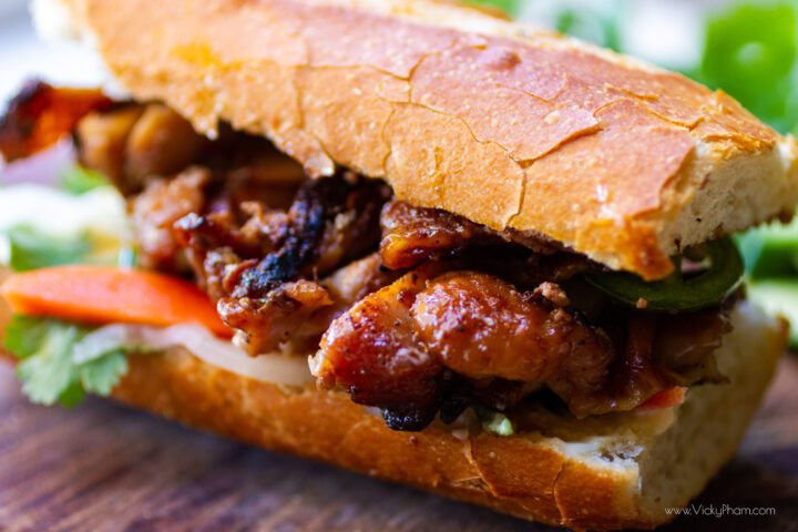 Bánh Mì Gà Nướng thơm ngon hấp dẫn
