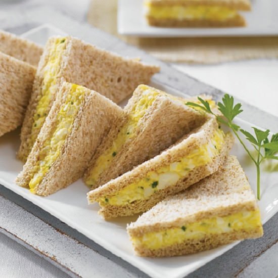 Bánh mì gối Kinh Đô biến tấu sandwich cuộn trứng