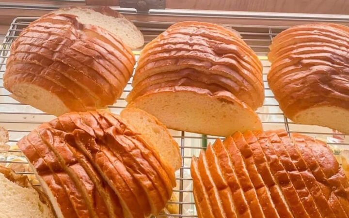 Bánh mì Hawaii khoai tây mềm mịn, vàng ươm hấp dẫn