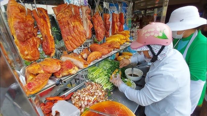 Bánh mì heo quay Hiếu Trang Nguyễn Văn Thoại Đà Nẵng hấp dẫn