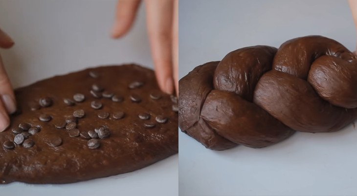Bánh mì hoa cúc socola đã quét trứng và rắc hạnh nhân, sẵn sàng cho vào lò nướng