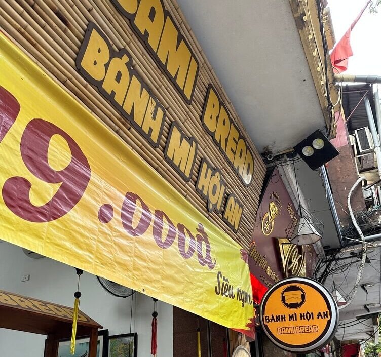 Bánh mì Hội An với nhân xá xíu đặc biệt