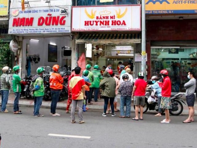 Bánh mì Huỳnh Hoa nguyên bản