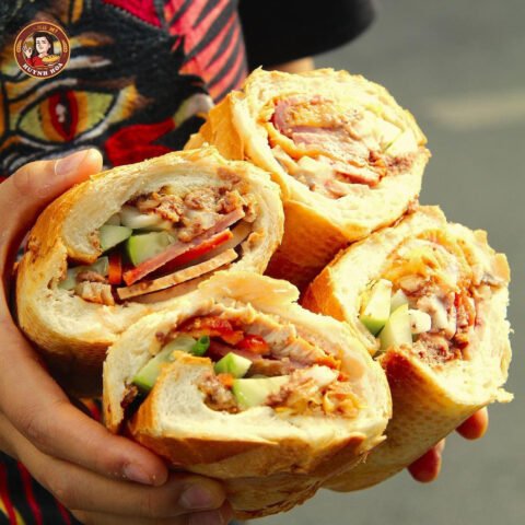 Bánh mì Huỳnh Hoa Sài Gòn đặc ruột với đa dạng loại nhân