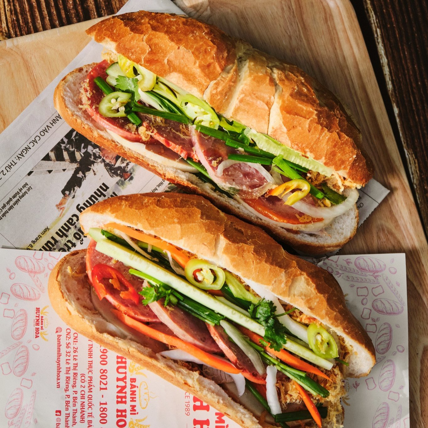 Bánh mì Huỳnh Hoa Sài Gòn với các loại nhân đa dạng và đầy đặn