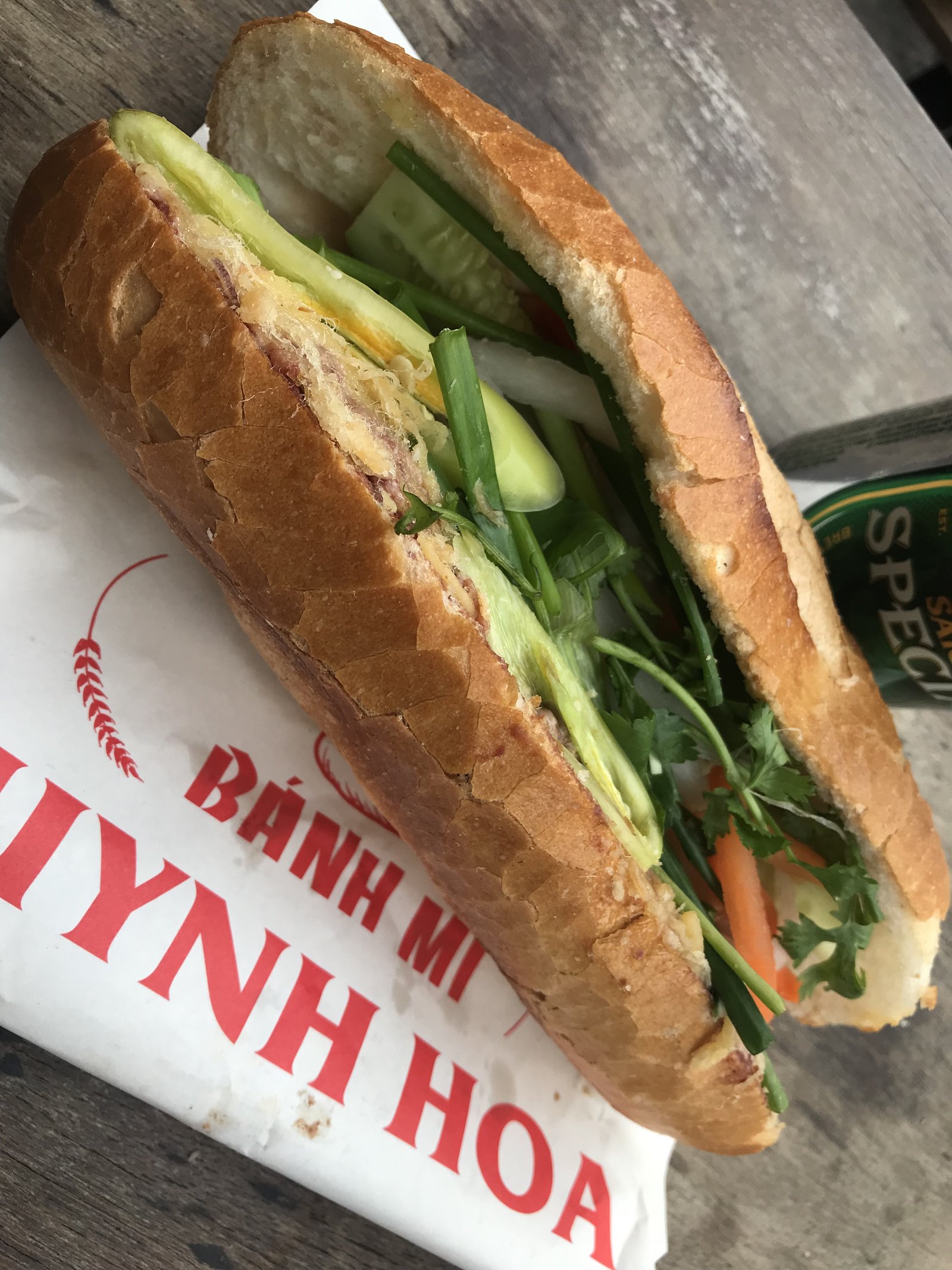 Bánh mì Huỳnh Hoa với nhiều loại chả và thịt, đặc sản trong menu bánh mì ngon.