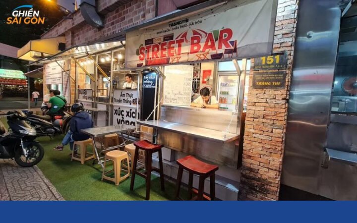 Bánh mì Kebab Tràng Thi với lớp vỏ giòn và nhân đầy đặn hấp dẫn