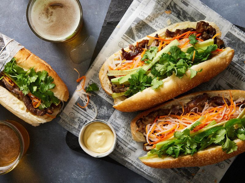 Bánh mì kẹp chà bông là món ăn nhanh, tiện lợi và giúp hỗ trợ giảm cân