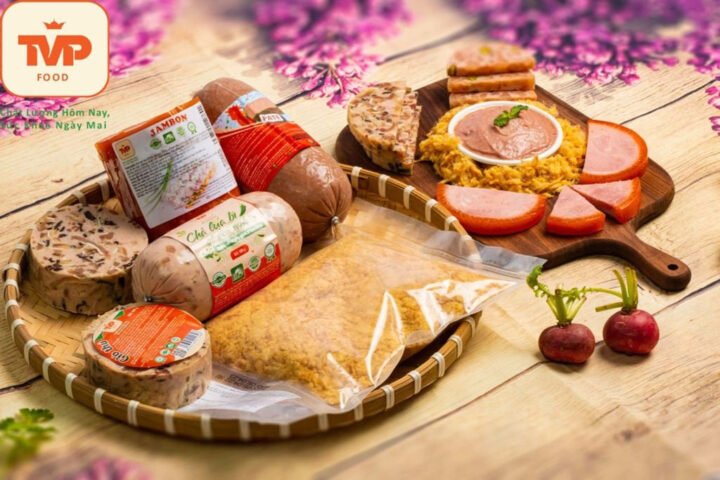 Bánh mì kẹp giò lụa truyền thống, món ăn sáng được yêu thích tại Việt Nam