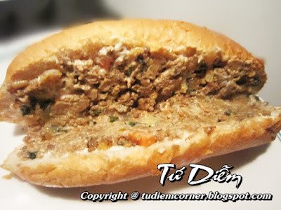 Bánh mì kẹp pâté gà và gan gà thái hạt lựu, biến tấu độc đáo cho hương vị thêm phần hấp dẫn