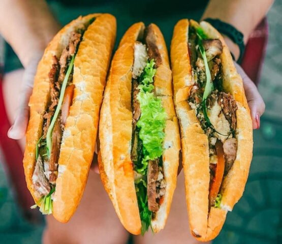 Bánh mì không Việt Nam vỏ giòn, ruột xốp hoàn hảo