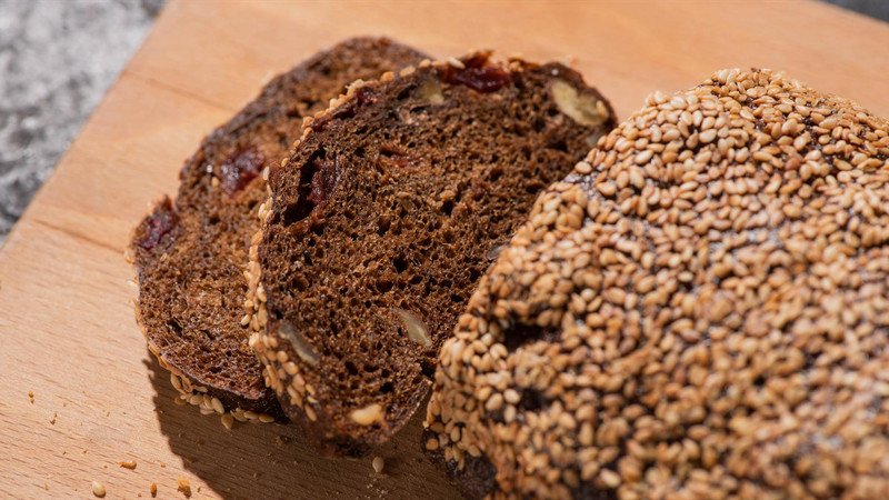 Bánh mì lúa mạch đen, loại bánh phù hợp để kiểm soát lượng 50g bánh mì bao nhiêu calo