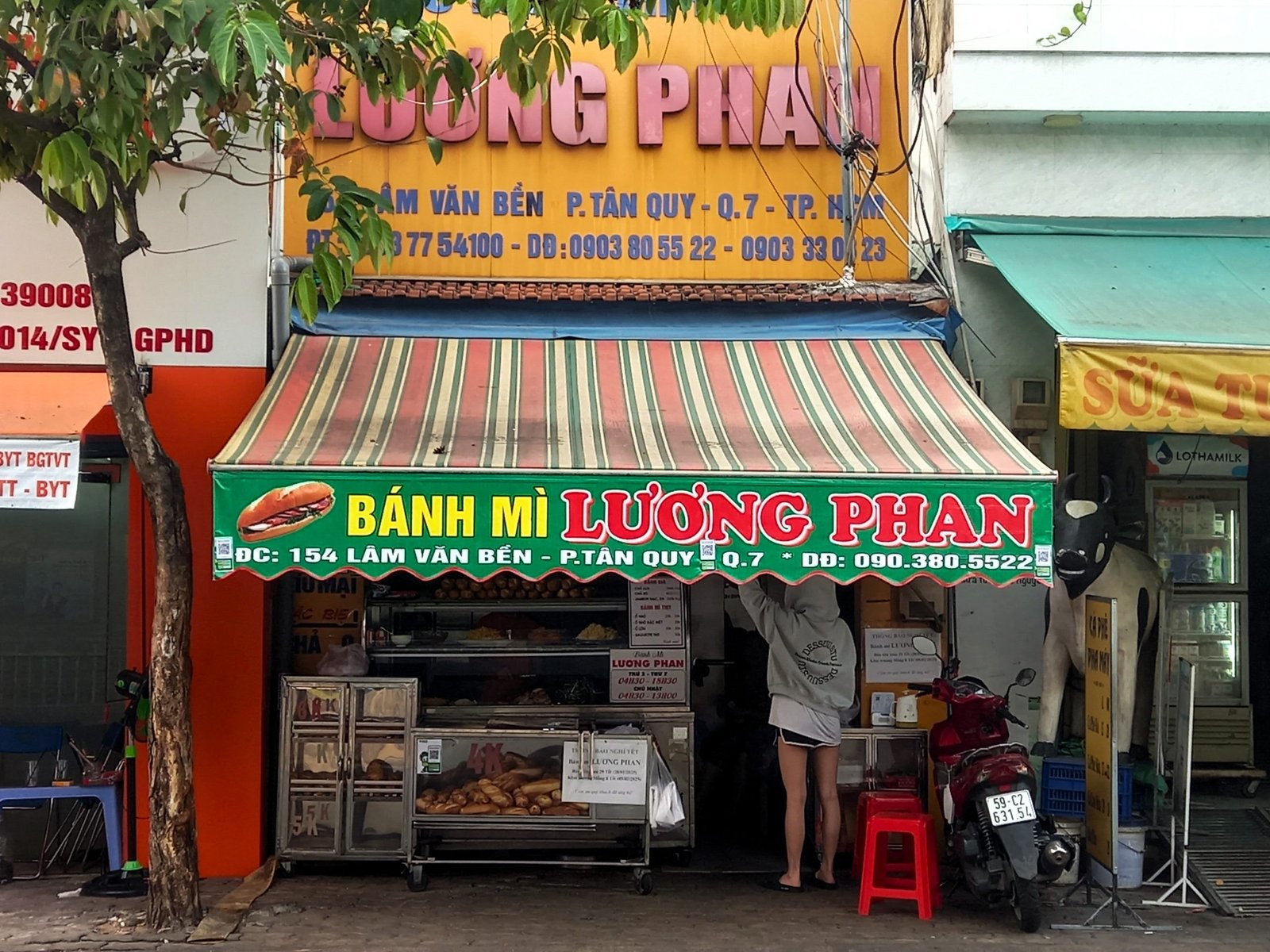 Bánh mì Lương Phan thơm lừng mới ra lò